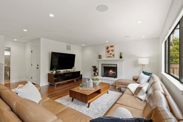105 Quarry Lane, Santa Cruz, CA 95060