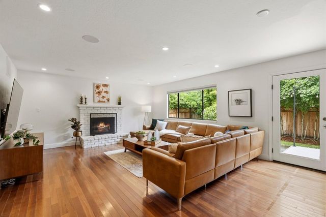 105 Quarry Lane, Santa Cruz, CA 95060