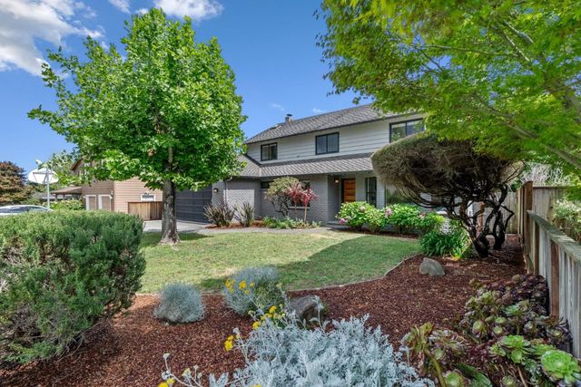 105 Quarry Lane, Santa Cruz, CA 95060