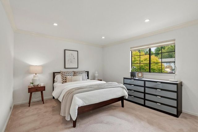 105 Quarry Lane, Santa Cruz, CA 95060