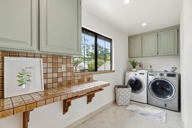105 Quarry Lane, Santa Cruz, CA 95060
