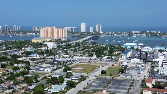 120 W 22ND Street, Riviera Beach, FL 33404