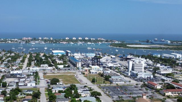 120 W 22ND Street, Riviera Beach, FL 33404