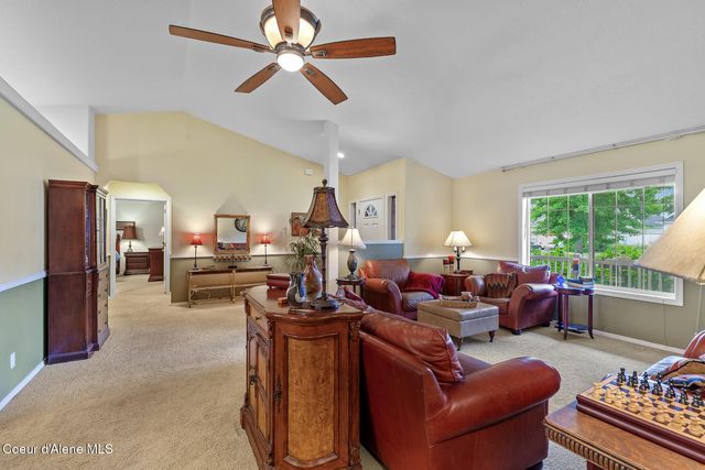 1494 W Sutherland CT, Hayden, ID 83835