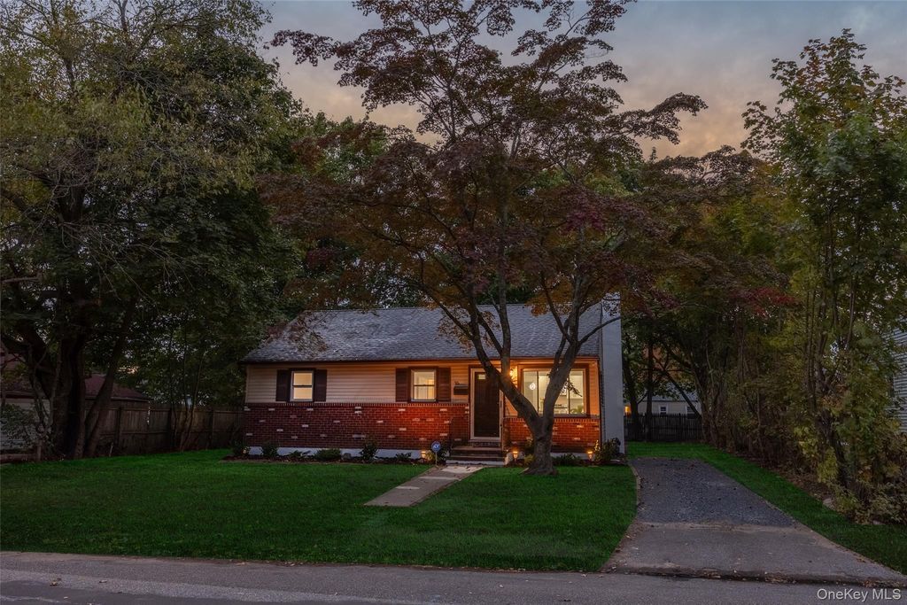 96 N 19th Street, Wyandanch, NY 11798