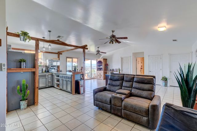 3590 E Peacepipe Place, Lake Montezuma, AZ 86335