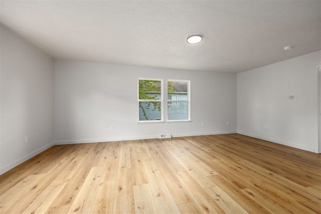 805 N Walnut Street, Greenville, MI 48838