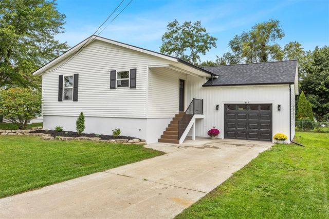 805 N Walnut Street, Greenville, MI 48838