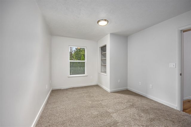 805 N Walnut Street, Greenville, MI 48838