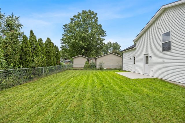805 N Walnut Street, Greenville, MI 48838