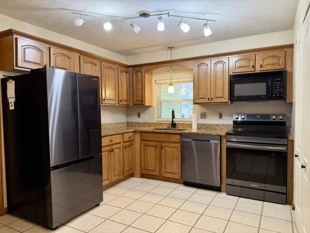 1831 Rock Creek Drive, Grove City, OH 43123