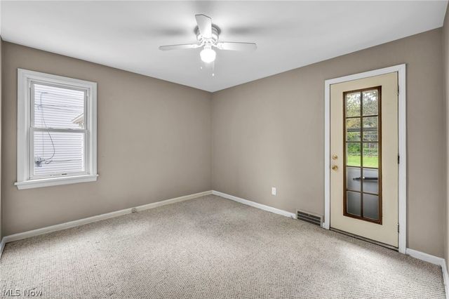 1371 Cranover Road, Lyndhurst, OH 44124