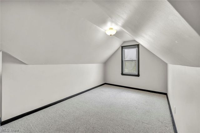 1371 Cranover Road, Lyndhurst, OH 44124