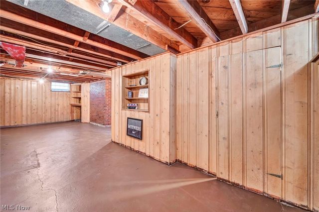 1371 Cranover Road, Lyndhurst, OH 44124