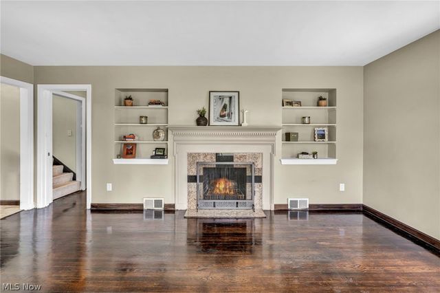 1371 Cranover Road, Lyndhurst, OH 44124