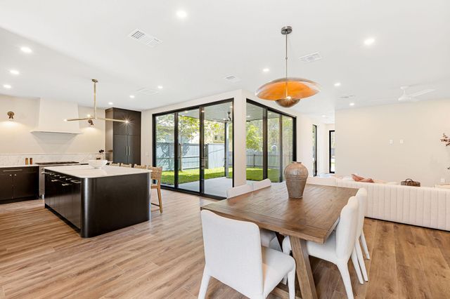 4414 Banister LN 1, Austin, TX 78745