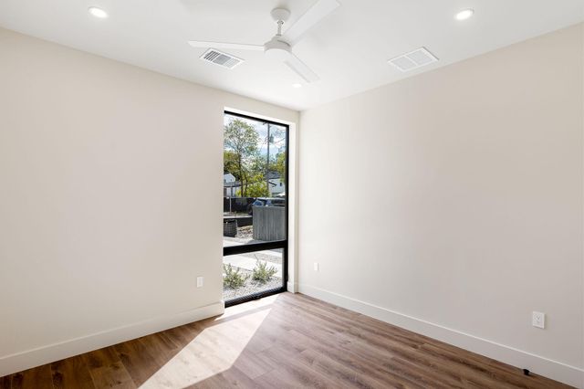 4414 Banister LN 1, Austin, TX 78745