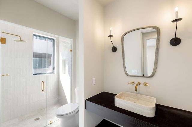 4414 Banister LN 1, Austin, TX 78745