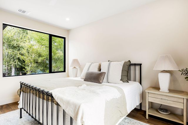 4414 Banister LN 1, Austin, TX 78745