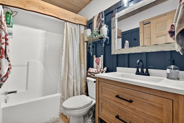 979 Cherokee Lane, Mccaysville, GA 30555
