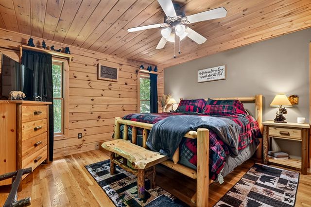 979 Cherokee Lane, Mccaysville, GA 30555