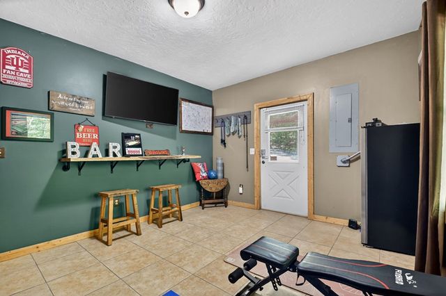 979 Cherokee Lane, Mccaysville, GA 30555