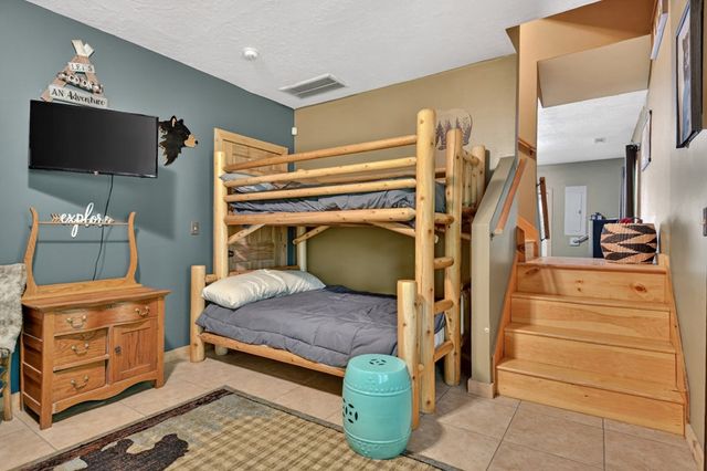 979 Cherokee Lane, Mccaysville, GA 30555