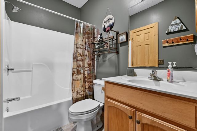 979 Cherokee Lane, Mccaysville, GA 30555