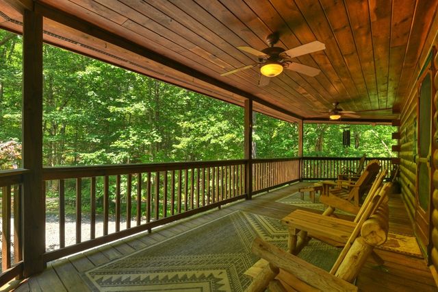 979 Cherokee Lane, Mccaysville, GA 30555