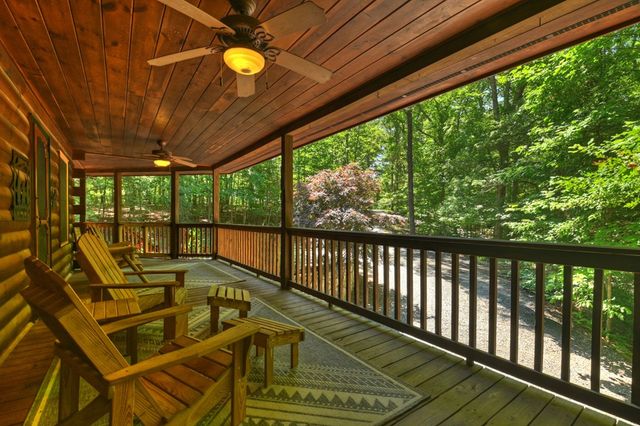 979 Cherokee Lane, Mccaysville, GA 30555