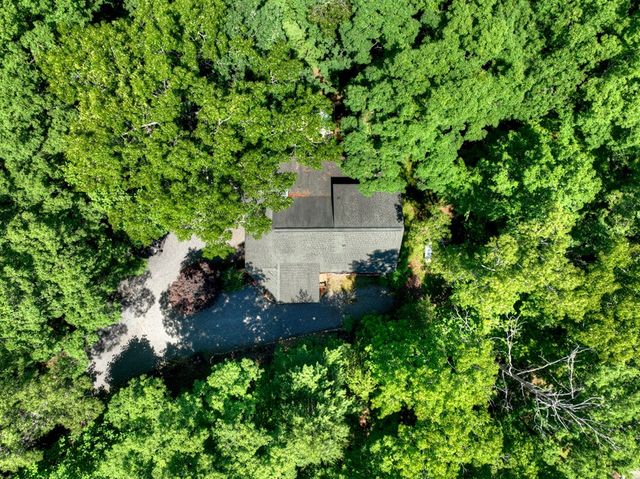 979 Cherokee Lane, Mccaysville, GA 30555