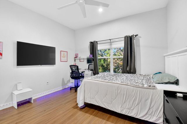 5856 Erik Way, Greenacres, FL 33463