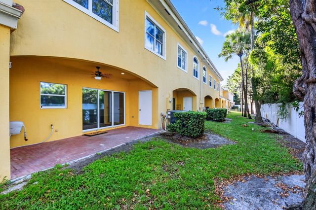 5856 Erik Way, Greenacres, FL 33463