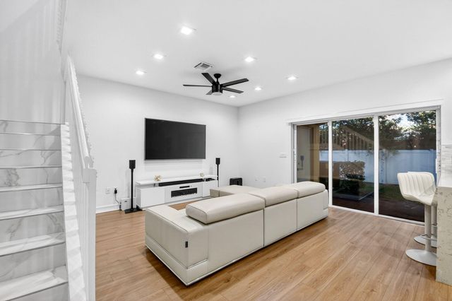 5856 Erik Way, Greenacres, FL 33463