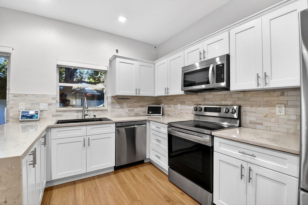 5856 Erik Way, Greenacres, FL 33463