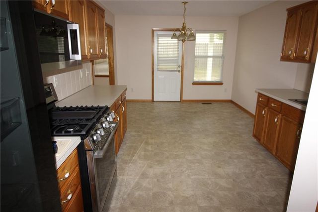 17009 E 46th Street Court S, Independence, MO 64055