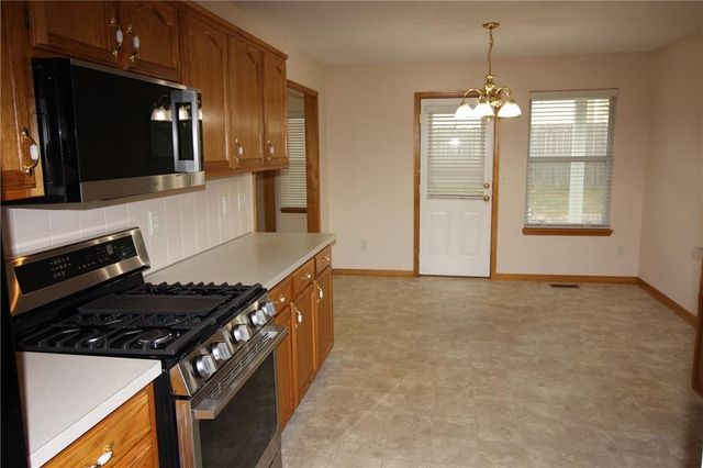 17009 E 46th Street Court S, Independence, MO 64055