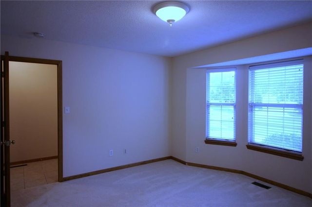 17009 E 46th Street Court S, Independence, MO 64055