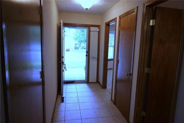 17009 E 46th Street Court S, Independence, MO 64055