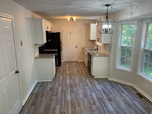 2492 Rafiki Dr, Clarksville, TN 37042