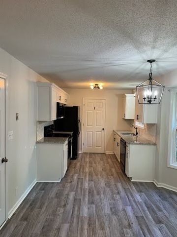 2492 Rafiki Dr, Clarksville, TN 37042