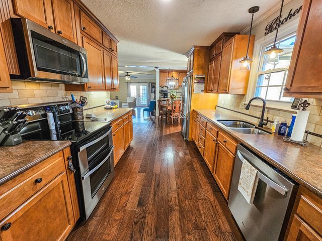 1305 Horseshoe Dr, Lewisburg, TN 37091