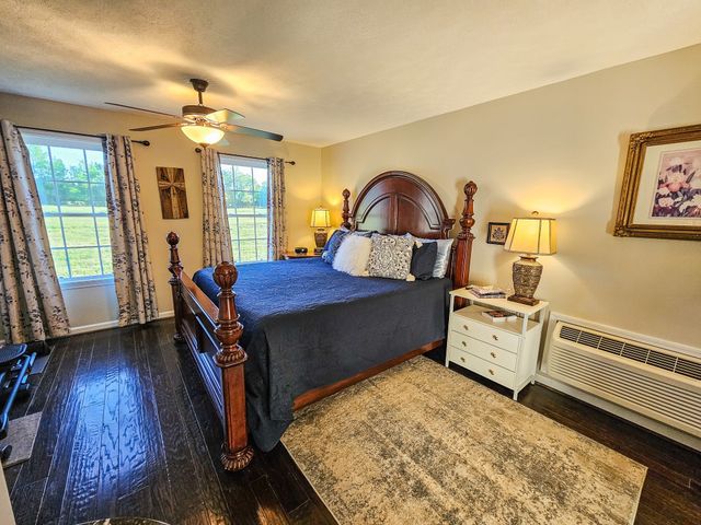 1305 Horseshoe Dr, Lewisburg, TN 37091