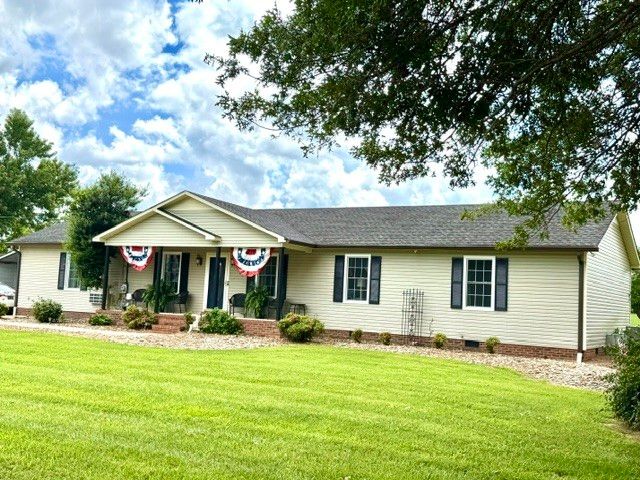 1305 Horseshoe Dr, Lewisburg, TN 37091