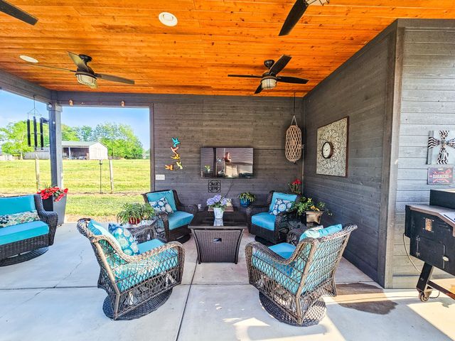 1305 Horseshoe Dr, Lewisburg, TN 37091