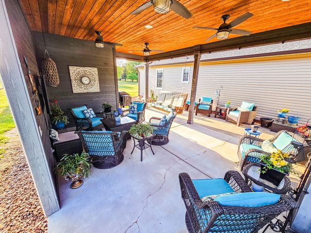1305 Horseshoe Dr, Lewisburg, TN 37091