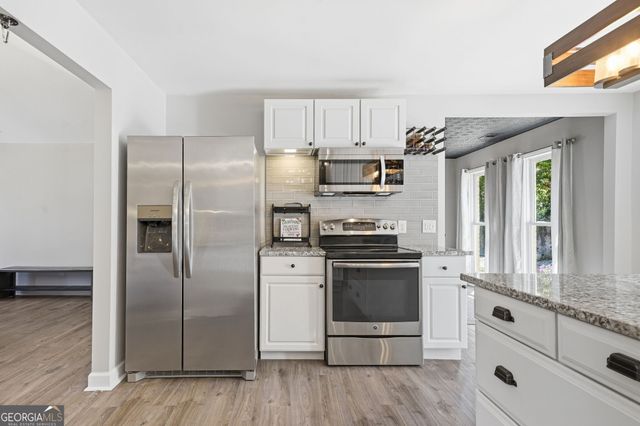 648 Dogwood Drive, Lawrenceville, GA 30046