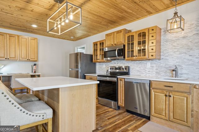 648 Dogwood Drive, Lawrenceville, GA 30046