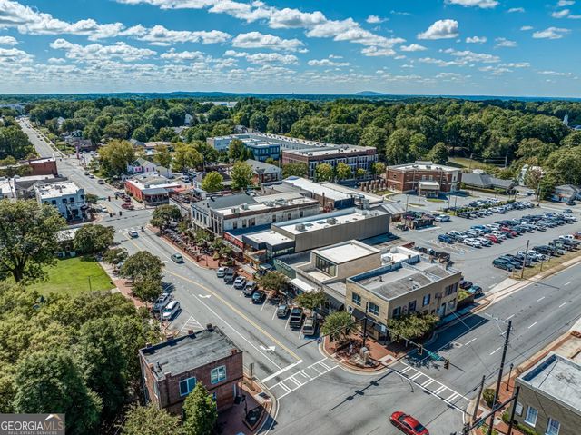 648 Dogwood Drive, Lawrenceville, GA 30046