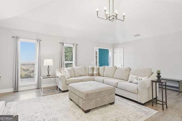 648 Dogwood Drive, Lawrenceville, GA 30046